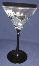 Lade das Bild in den Galerie-Viewer, COCKTAIL~ GETRÄNKEGLAS - Hartglas, Orchideenblüten Blumen Pflanzen Blatt Blätter Motiv Dekor
