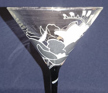 Lade das Bild in den Galerie-Viewer, COCKTAIL~ GETRÄNKEGLAS - Hartglas, Orchideenblüten Blumen Pflanzen Blatt Blätter Motiv Dekor
