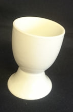 Lade das Bild in den Galerie-Viewer, 2er Set EIERBECHER - Porzellan, Gastronomisches Einfärbiges Motiv Dekor
