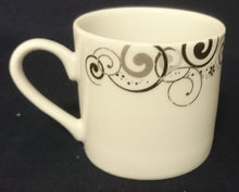Lade das Bild in den Galerie-Viewer, ESPRESSO~ KAFFEETASSE - Porzellan, Abstrakt Geometrische Kreise Wirbel Spiralen Motiv Dekor
