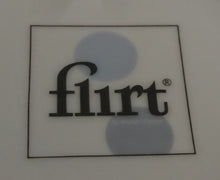 Lade das Bild in den Galerie-Viewer, ESPRESSO UNTERTASSE &quot;Flirt&quot; - Porzellan, Goldene Groß Klein YourEspresso Aufschrift Breiter Rand Motiv Dekor (nBC)
