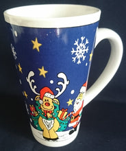 Lade das Bild in den Galerie-Viewer, GETRÄNKE TASSENPOTT - Keramik / Steingut, Comic Rentier Weihnachtsmann Schneeflocken Sterne Motiv Dekor (BC)
