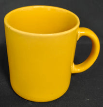 Lade das Bild in den Galerie-Viewer, KAFFEETASSE - Keramik / Steingut, Einfärbiges Gelbes Motiv Dekor
