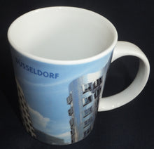 Lade das Bild in den Galerie-Viewer, KAFFEETASSE - Porzellan, Stadt Düsseldorf Fernsehturm Angeschrägte Schiefe Standform Design Motiv Dekor (BC)
