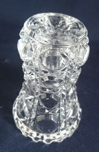 Lade das Bild in den Galerie-Viewer, KLEINE BLUMENVASE - 24% Pbo Bleikristall, Geschliffen Geometrisch Oktagon Streifen Balken Stern Dekor
