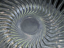 Lade das Bild in den Galerie-Viewer, SALAT~ OBBSTSCHALE - Hartglas, Klar Spiralen Abgerundete Spitzen Relief Motiv Dekor
