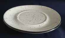 Lade das Bild in den Galerie-Viewer, 2er Set 2er SUPPENTASSEN GEDECKE - Keramik / Steingut, Linien Dekor Rand Gesprenkeltes Motiv Dekor

