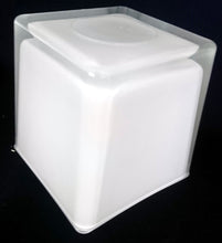 Lade das Bild in den Galerie-Viewer, TEELICHT KERZENHALTER - Press- / Hartglas,  Quadratische Würfel Form Motiv Dekor (G)
