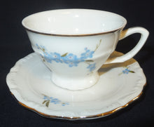 Lade das Bild in den Galerie-Viewer, 17 Teiliges Mocca Kaffeeservice - Porzellan, Goldrand Vergiss mein Nicht Blumenblüten Flora Pflanzen Gewölbter Relief Motiv Dekor
