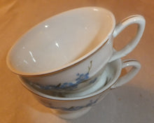 Lade das Bild in den Galerie-Viewer, 17 Teiliges Mocca Kaffeeservice - Porzellan, Goldrand Vergiss mein Nicht Blumenblüten Flora Pflanzen Gewölbter Relief Motiv Dekor
