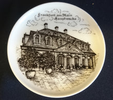 Lade das Bild in den Galerie-Viewer, SAMMELTELLERCHEN UNTERSETZER - Porzellan, Frankfurt am Main Hauptwache Zeichnungen Motiv Dekor (BC)
