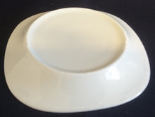 Lade das Bild in den Galerie-Viewer, 2er Set UNTERTASSEN - Porzellan, Einfärbiges Gastronomisches Motiv Klassisch Dekor
