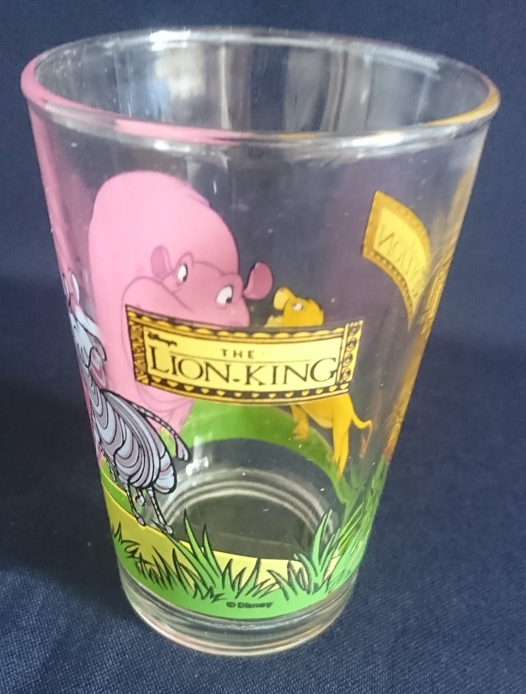 GETRÄNKEGLAS - Hartglas, Disney The Lion King Aufschrift Löwe Flußpferd Zebra Motiv Dekor