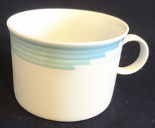 Lade das Bild in den Galerie-Viewer, KAFFEETASSE "Friesland" - Porzellan, Abstraktes Geometrisches Linien Dekor
