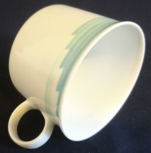 Lade das Bild in den Galerie-Viewer, KAFFEETASSE "Friesland" - Porzellan, Abstraktes Geometrisches Linien Dekor
