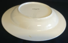 Lade das Bild in den Galerie-Viewer, SUPPENTELLER - Porzellan, "Friesland" - Porzellan, Abstraktes Geometrisches Linien Dekor
