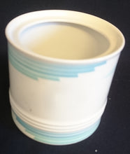 Lade das Bild in den Galerie-Viewer, ZUCKERDOSE OHNE DECKEL "Friesland" - Porzellan, Abstraktes Geometrisches Linien Dekor
