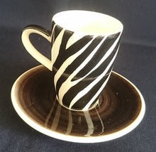 Lade das Bild in den Galerie-Viewer, 2er MOCCA KAFFEEGEDECK - Keramik / Steingut, Zebra Fell Breiter Rand Muster Motiv Dekor
