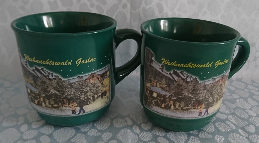 2er Set GLÜHWEINTASSEN - Keramik / Steingut, Weihnachtswald Goslar Aufschrift Dorfmarkt Motiv Dekor