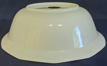 Lade das Bild in den Galerie-Viewer, MITTELGROßE BEILAGEN~ SERVIERSCHÜSSEL - Porzellan, Flora Weinblätter Blatt Trauben Früchte Relief Motiv Dekor
