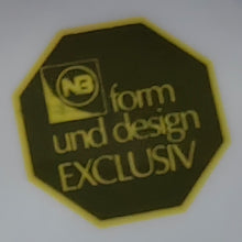 Lade das Bild in den Galerie-Viewer, TORTEN~ SERVIERPLATTE - Porzellan, Flora Weinblätter Blatt Trauben Früchte Relief Motiv Dekor
