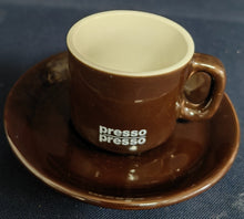 Lade das Bild in den Galerie-Viewer, 2er Set 2er ESPRESSO~ KAFFEEGEDECKE- Keramik / Steingut, Schriftzug Presso Presso Motiv Dekor

