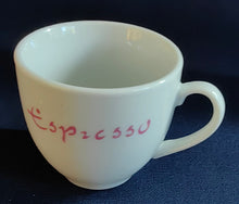 Lade das Bild in den Galerie-Viewer, ESPRESSO~ KAFFEETASSE - Porzellan, Rosa Färbiges Espresso Aufschrift Druck Motiv Dekor
