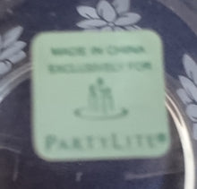 Lade das Bild in den Galerie-Viewer, TEELICHTHALTER - Hartglas, Flora Blumenblüten Blatt Blätter Pflanzen Motiv Dekor (nBC)
