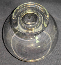 Lade das Bild in den Galerie-Viewer, COGNAC~ GETRÄNKEGLAS - Hartglas, Klares Transparentes Motiv Dekor, Handarbeit
