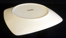 Lade das Bild in den Galerie-Viewer, 2er Set 3er KAFFEEGEDECK "Novel" - Porzellan, Geometrisches Linien Striche Abstrakt Breiter Rand Motiv Quadratische Form Motiv Dekor
