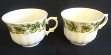 Lade das Bild in den Galerie-Viewer, 2er Set TEETASSEN - Porzellan, Flora Weinblatt Blätter Pflanzen Ranken Motiv Dekor

