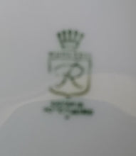 Lade das Bild in den Galerie-Viewer, 3er Set MILCHKÄNNCHEN &amp; ZUCKERDOSE + DECKEL - Porzellan, Flora Weinblatt Blätter Pflanzen Ranken Motiv Dekor
