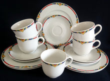 Lade das Bild in den Galerie-Viewer, KAFFEETASSE - Porzellan, Abstrakt Geometrisches Dreieck Karo Motiv Dekor
