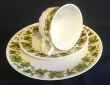 Lade das Bild in den Galerie-Viewer, 2er Set DESSERTTELLER - Porzellan, Flora Weinblatt Blätter Pflanzen Ranken Motiv Dekor
