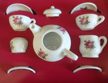 Lade das Bild in den Galerie-Viewer, 10 Teiliges MINIATUR KAFFEESERVICE - Porzellan, Flora Rosenblüten Blume Pflanzen Motiv Dekor
