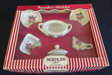 Lade das Bild in den Galerie-Viewer, 6er Set MINIATUR SPEISEGESCHIRR - Porzellan, Flora Rosenblüten Blume Pflanzen Motiv Dekor
