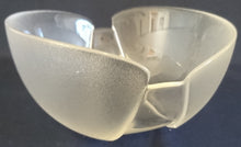 Lade das Bild in den Galerie-Viewer, MÜSLI~ SALATSCHÜSSEL "Paso Doble" - Hartglas, Klar Mattiertes Geschliffenes Motiv Dekor, Stuart Garfoot Design
