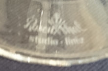 Lade das Bild in den Galerie-Viewer, 2er Set WEIßWEIN~ GETRÄNKEGLÄSER "Studio Linie" - Kristallglas, Geometrisches Abstraktes Punkte Tupfen Punkte Motiv Schliff Dekor
