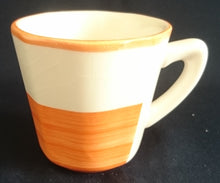 Lade das Bild in den Galerie-Viewer, KAFFEETASSE - Keramik / Steingut, Wirbel Kreise Spirale Rand Motiv Dekor (BC)
