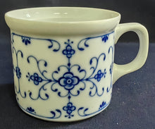 Lade das Bild in den Galerie-Viewer, KAFFEETASSE - Porzellan, Indisch Blau Strohblumen Art Motiv Dekor
