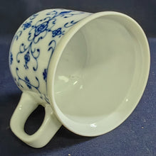 Lade das Bild in den Galerie-Viewer, 2er Set KAFFEETASSEN - Porzellan, Indisch Blau Strohblumen Art Motiv Dekor

