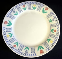 Lade das Bild in den Galerie-Viewer, DESSERTTELLER "Stella" - Porzellan, Abstrakt Striche Linien Flora Blumen Blüten Pflanzen Motiv Dekor
