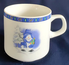 Lade das Bild in den Galerie-Viewer, 2er Set 2er KAFFEEGEDECKE - Porzellan, Advent Weihnachten Winter Schnee Baum Bäume Rand Symbole Motiv Dekor
