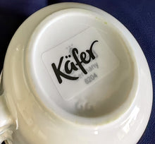 Lade das Bild in den Galerie-Viewer, 18 Teiliges KAFFEESERVICE &quot;Käfer&quot; - Porzellan, Fauna Käfer Insekten Motiv Dekor
