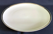 Lade das Bild in den Galerie-Viewer, SPEISETELLER - Porzellan, Breiter Platin Linien Dekorrand Motiv
