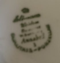 Lade das Bild in den Galerie-Viewer, ZUCKERDOSE MIT DECKEL "Annabell" - Porzellan, Goldrand Flora Rosenblumen Blüten Relief Motiv Dekor
