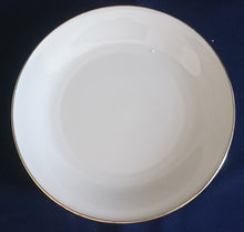 Lade das Bild in den Galerie-Viewer, 18 Teiliges TEESERVICE - Porzellan, Goldrand Klassisch Motiv Dekor
