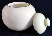 Lade das Bild in den Galerie-Viewer, 3er Set MILCHKÄNNCHEN &amp; ZUCKERDOSE + DECKEL - Porzellan, Platin Oberer Linien Rand Motiv Dekor
