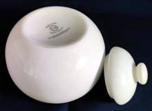 Lade das Bild in den Galerie-Viewer, 3er Set MILCHKÄNNCHEN &amp; ZUCKERDOSE + DECKEL - Porzellan, Platin Oberer Linien Rand Motiv Dekor
