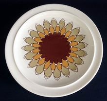 Lade das Bild in den Galerie-Viewer, KUCHEN- SERVIERTELLER - Porzellan, Geometrisches Abstraktes Wellen Zeichen Motiv Dekor (BC)
